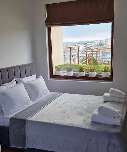 студио тони 2 с панорамна тераса и морска гледка *