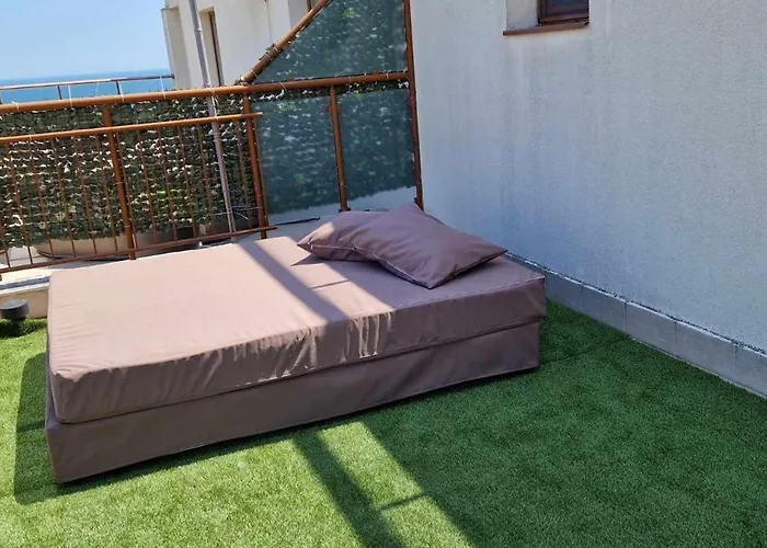 Apartment студио тони 2 с панорамна тераса и морска гледка Varna