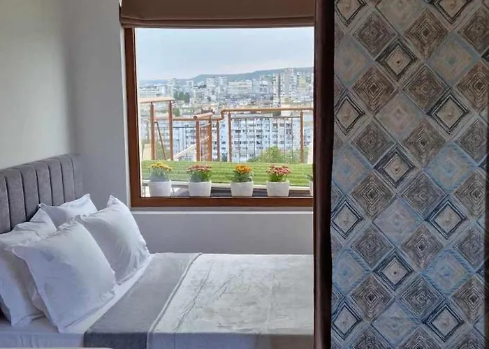 студио тони 2 с панорамна тераса и морска гледка Apartment Varna