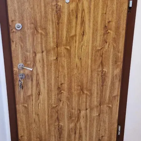 студио тони 2 Apartment