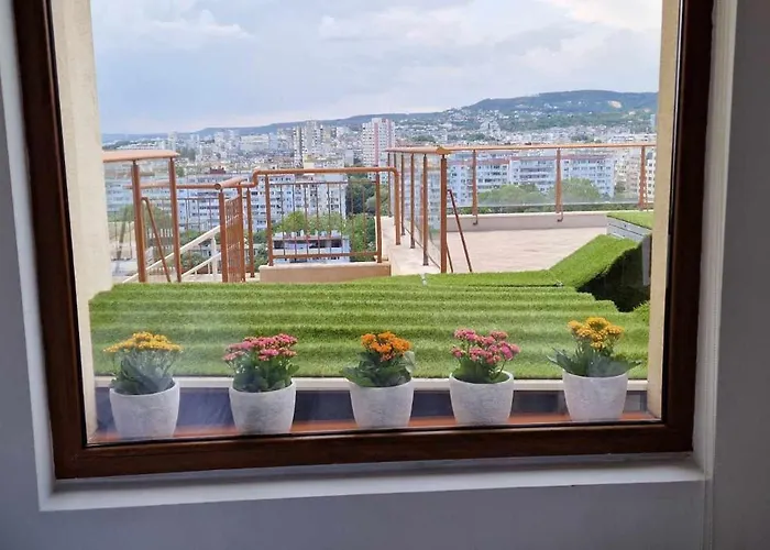 студио тони 2 с панорамна тераса и морска гледка * Varna