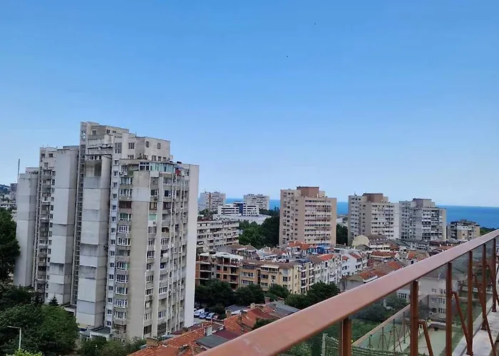 Apartamento студио тони 2 с панорамна тераса и морска гледка Varna